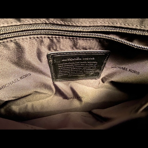 Michael Kors Messanger/Laptop Shoulder Bag - Picture 5 of 9